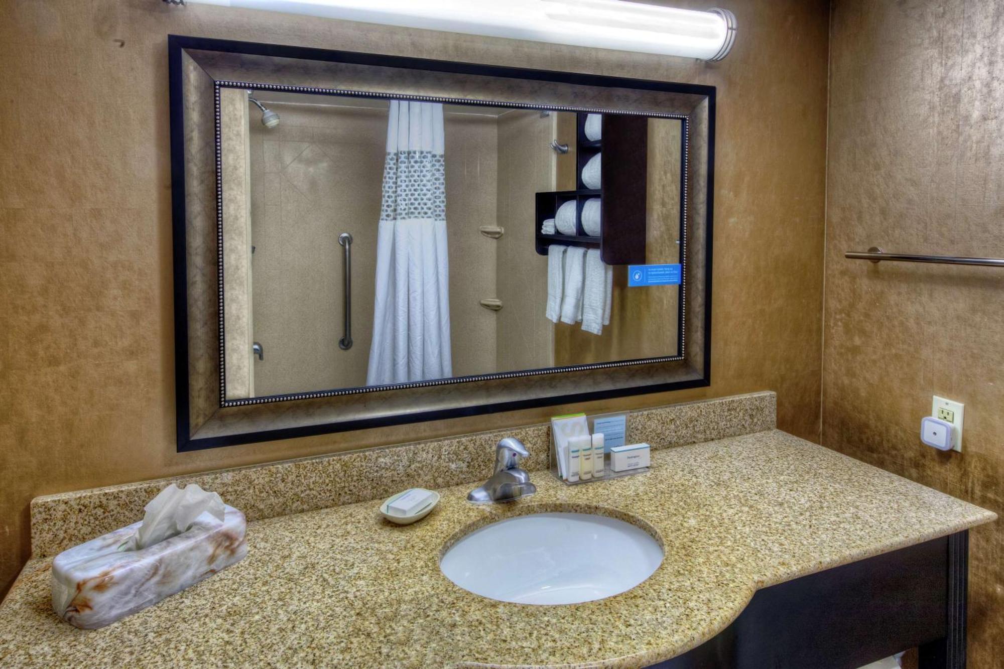 Hampton Inn Tullahoma Eksteriør bilde