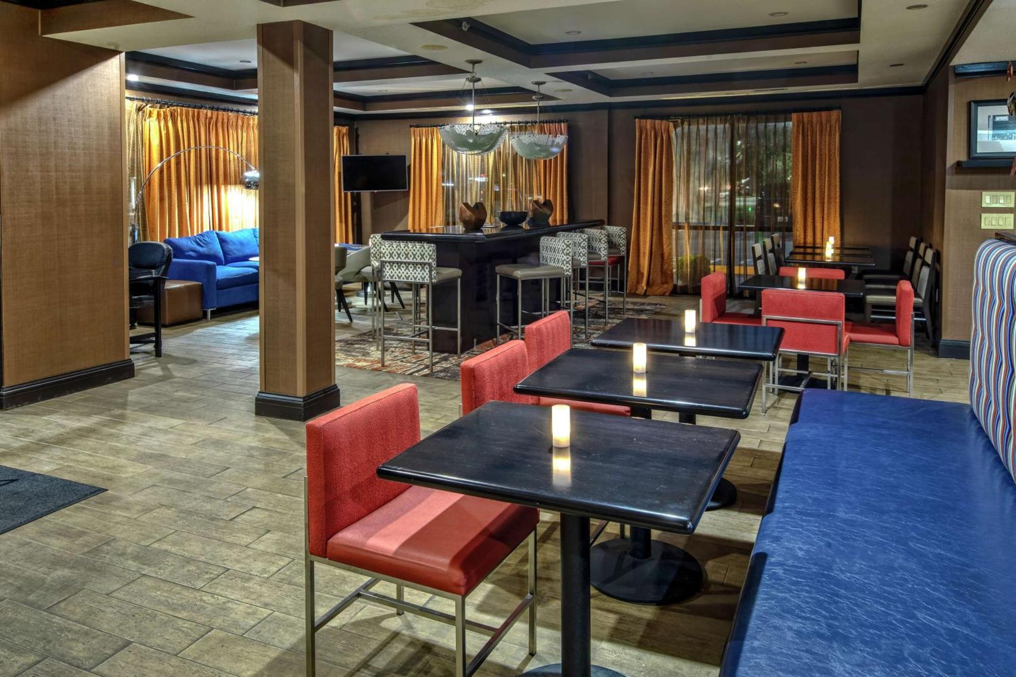 Hampton Inn Tullahoma Eksteriør bilde