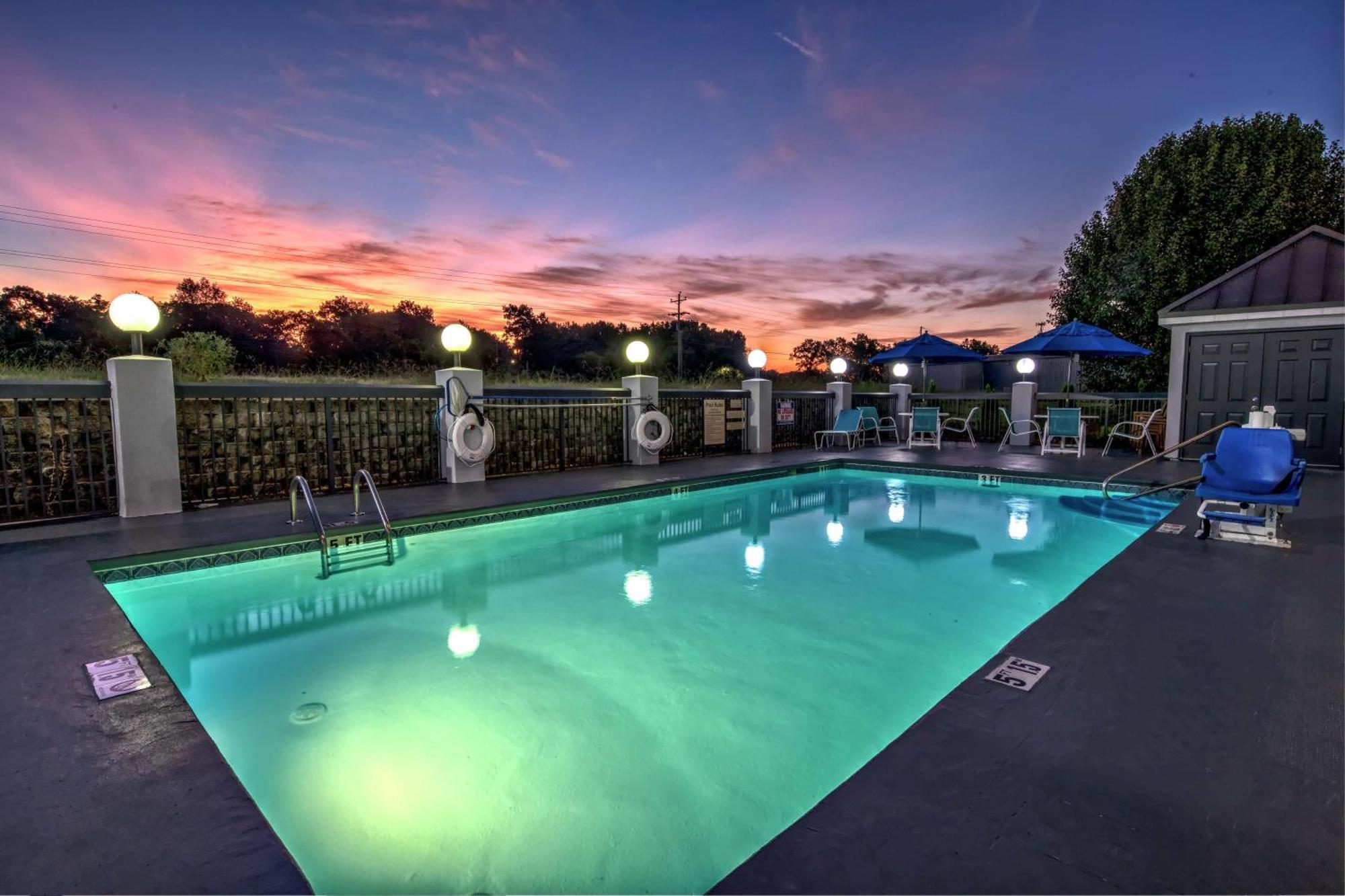 Hampton Inn Tullahoma Eksteriør bilde