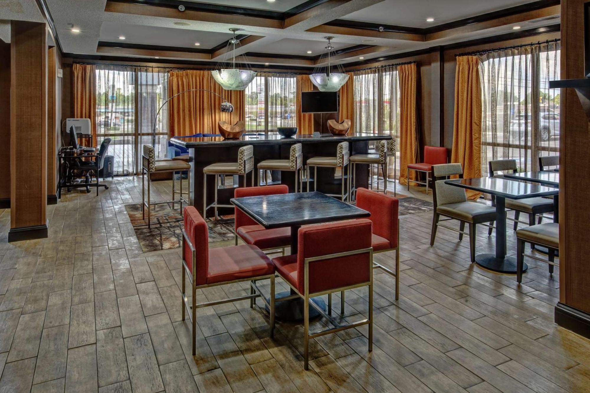 Hampton Inn Tullahoma Eksteriør bilde